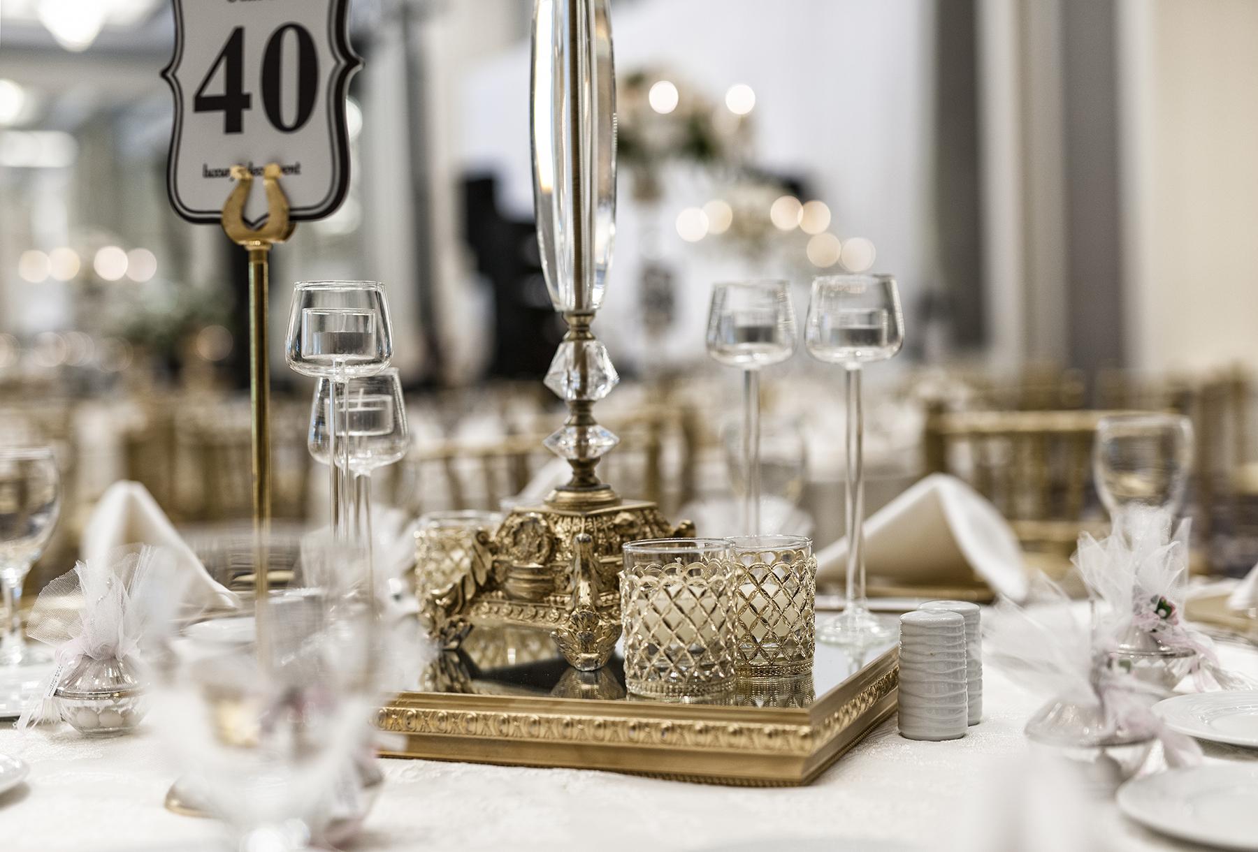 Elite World Grand Istanbul Basin Ekspres Hotel Екстериор снимка A table number
