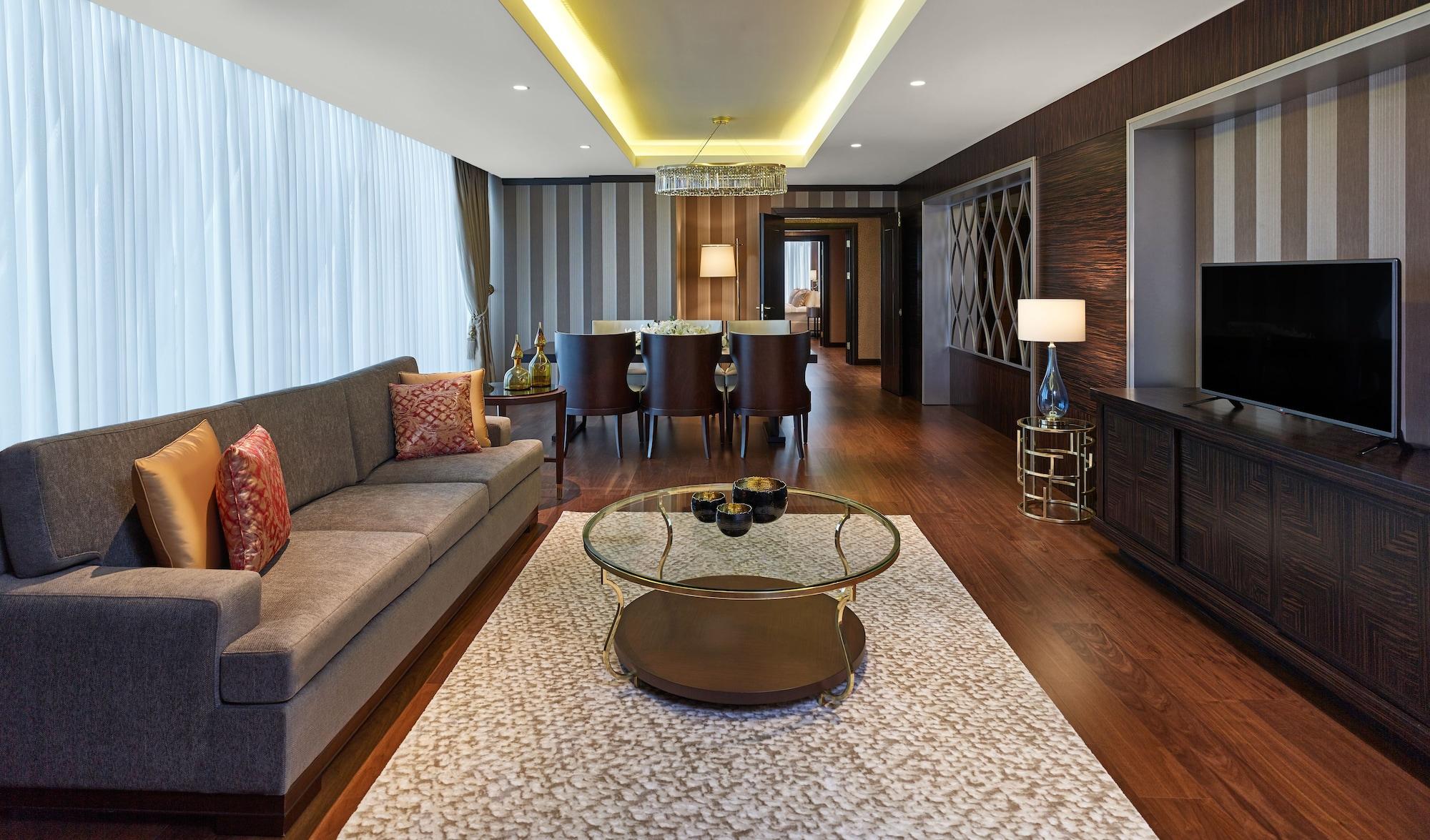 Elite World Grand Istanbul Basin Ekspres Hotel Екстериор снимка A suite at the hotel