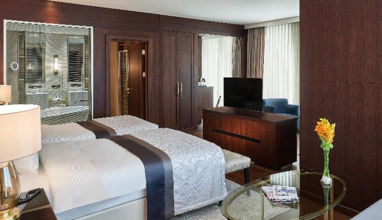 Elite World Grand Istanbul Basin Ekspres Hotel Екстериор снимка Suite