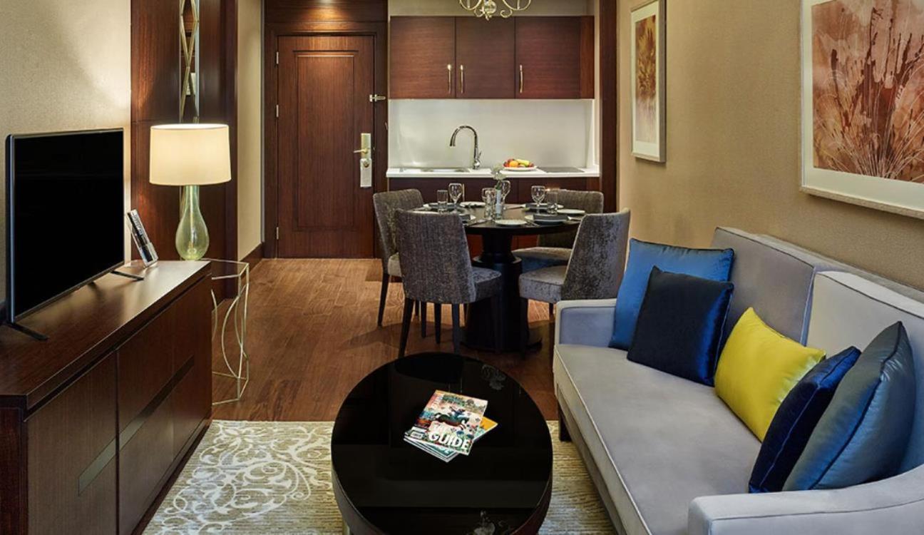 Elite World Grand Istanbul Basin Ekspres Hotel Екстериор снимка A living room at the hotel