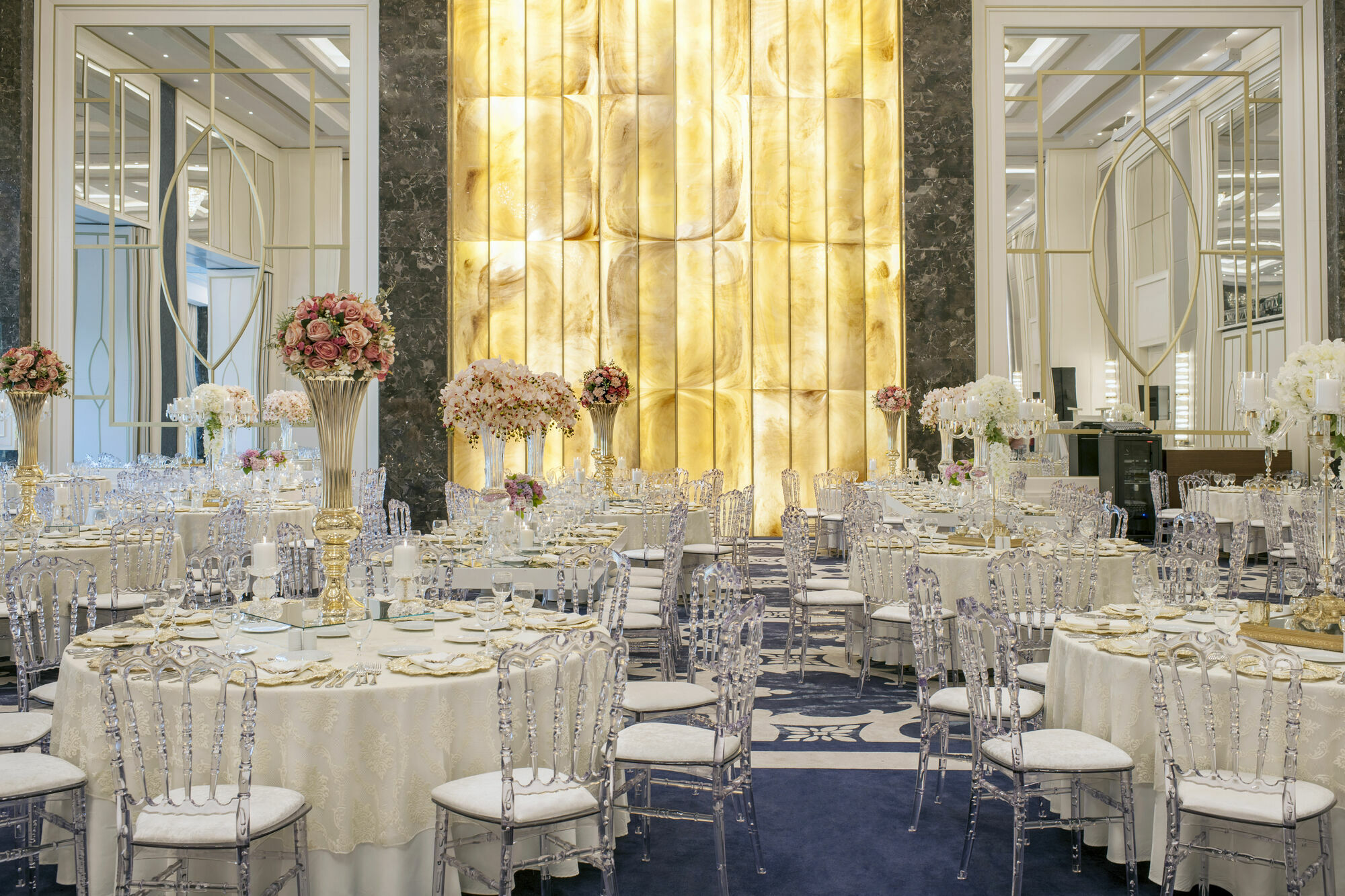 Elite World Grand Istanbul Basin Ekspres Hotel Екстериор снимка The ballroom